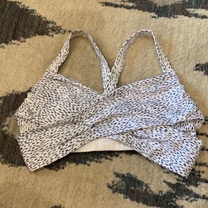 Lululemon wrap it up sports bra. Size 8. Great condition!
